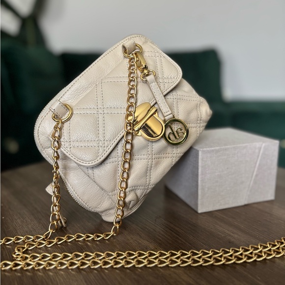 Audrey Brooke Cream Quilted Crossbody Bag - Picture 5 of 16